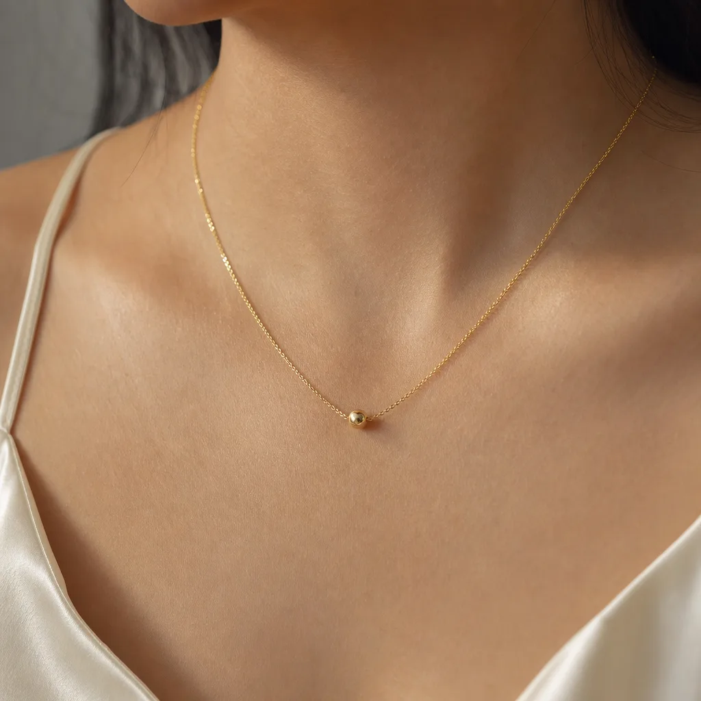 Mẫu đeo trang sức - cận cảnh cổ, tai, cổ tay